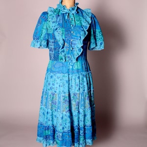 Vintage 70s 80s Blue Print Prairie Dress Size M L  ruffly paisley floral