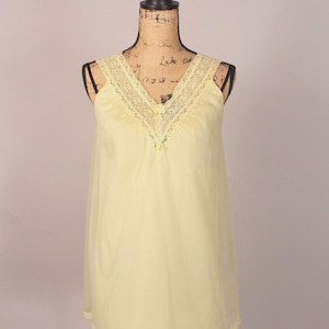 Vintage 60s Yellow Chiffon Lace Shortie Nightie by Vanity Fair Size XS S