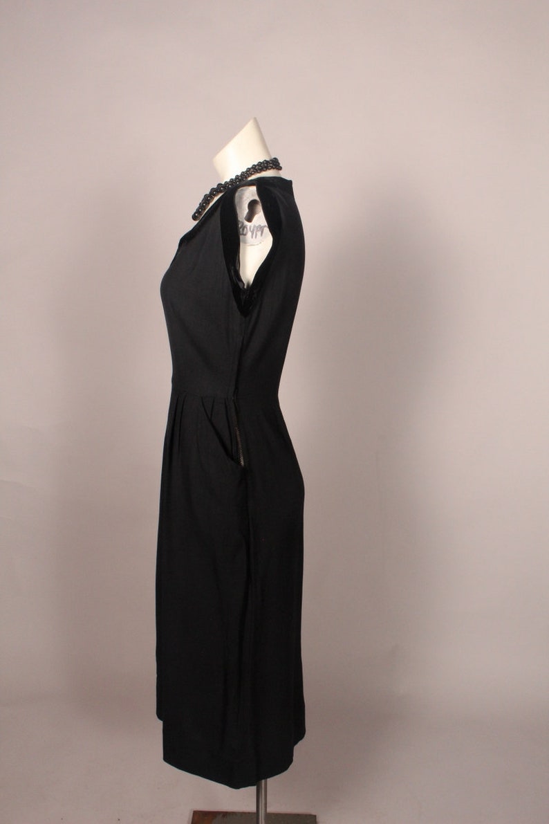 Vintage 50s Black Dress, Vintage 50s Black Linen Dress with Velvet Trim Size S 26 waist, Black Dress metal side zipper zdjęcie 8