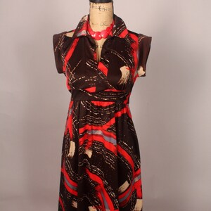 Vintage 60s 70s Brown Red Geometric Print Dress with attached belt Size L 32&quot; waist