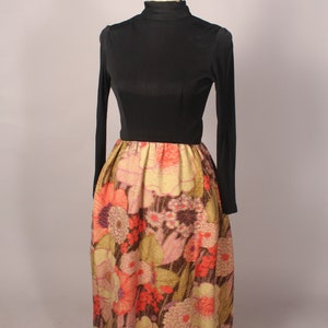 Vintage 60s Black & Metallic Floral Knit Dress Size S 26&quot; waist ILGWU long sleeved
