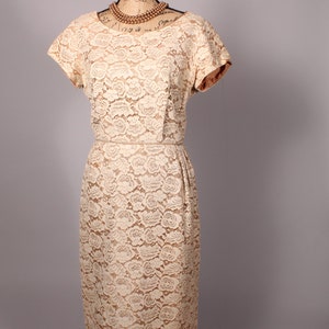 Vintage 50s Cream Tan Lace Dress Size M 29&quot; waist metal back zipper