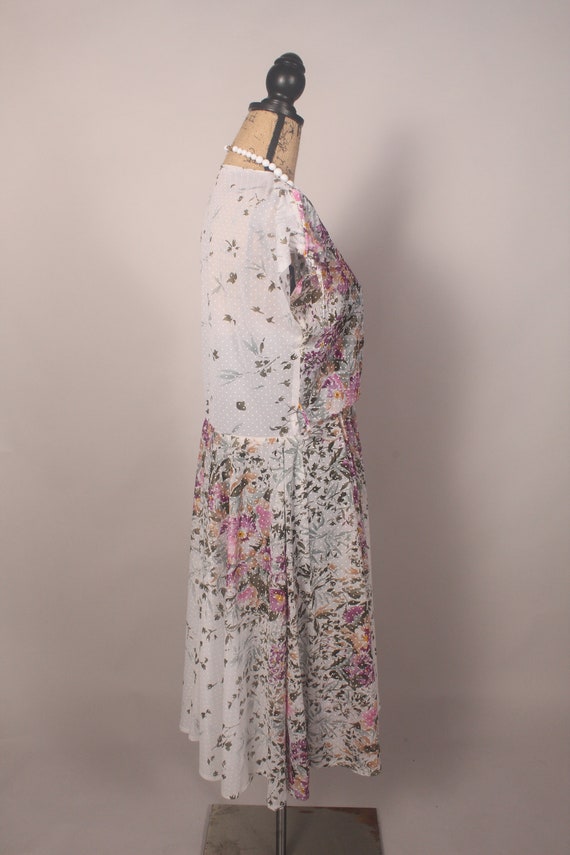 Vintage 70s White Floral Dress with Swiss Dots Si… - image 9