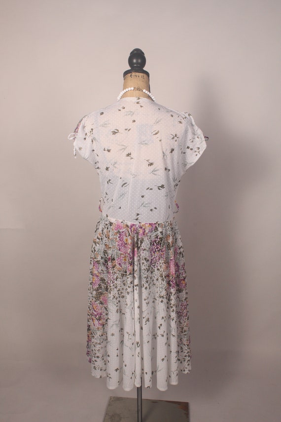 Vintage 70s White Floral Dress with Swiss Dots Si… - image 10