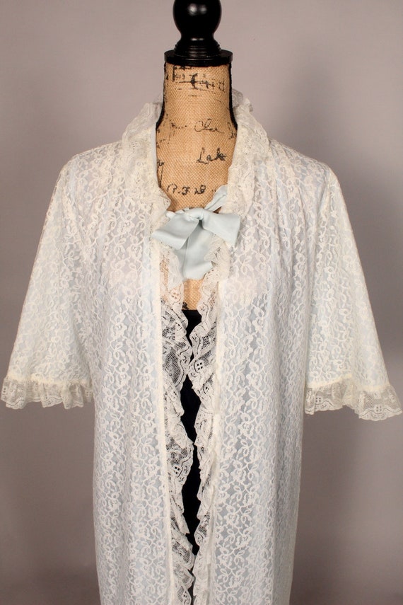 60s Peignoir Robe //  Vintage 60s Pale Blue & Whi… - image 3