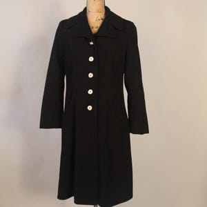 Vintage 70s Black Mod Trench Coat by &#39;Smug&#39; white buttons great collar Size M L