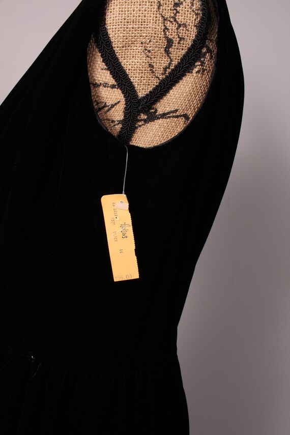 60s Dress //Vintage 60s Black Velvet Dress by Vic… - image 7