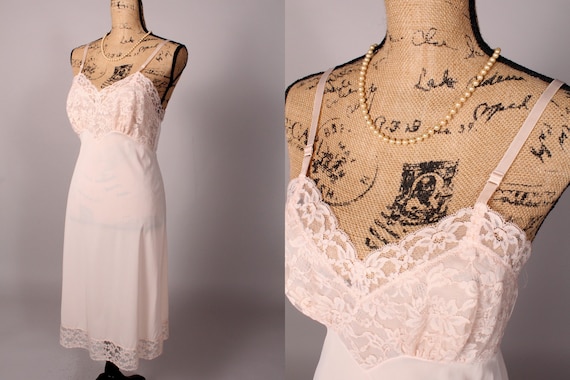 50s 60s Slip // Vintage 50s 60s Light Pink Lace S