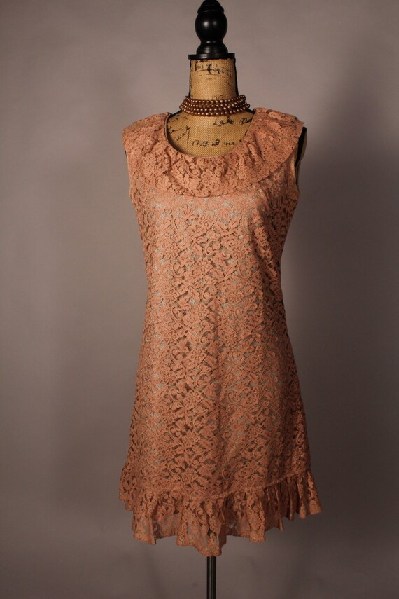 Vintage 60s Rose Pink Lace Ruffly Shift Dress Siz… - image 3