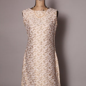 Vintage 60er Jahre Kleid Größe M Ivory und Gold ärmellose Etuitasche