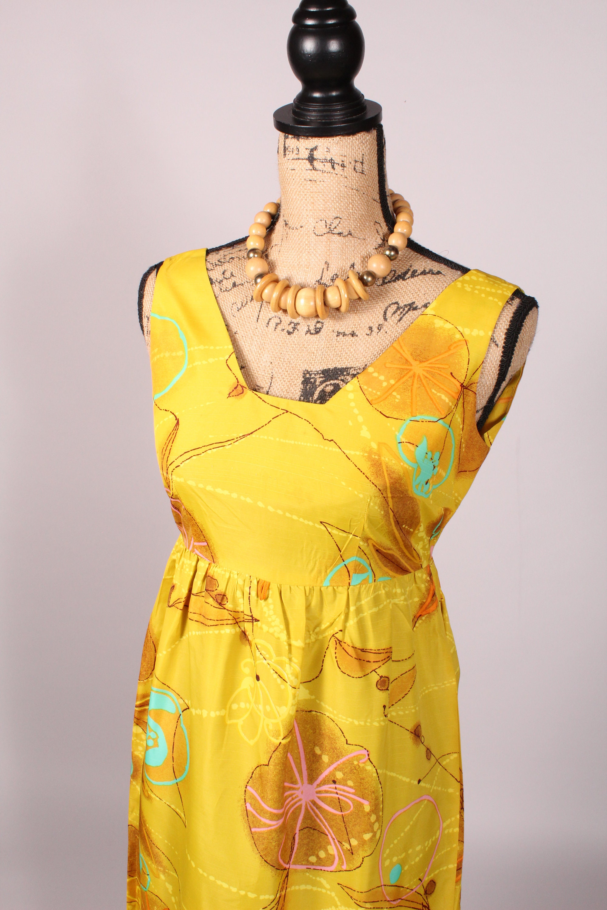 ビンテージ ハワイアン フラ ソルト ＆ペッパー Vintage 60s 70s Mustard Yellow Hawaiian Print Maxi Dress by