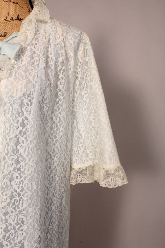 60s Peignoir Robe //  Vintage 60s Pale Blue & Whi… - image 4