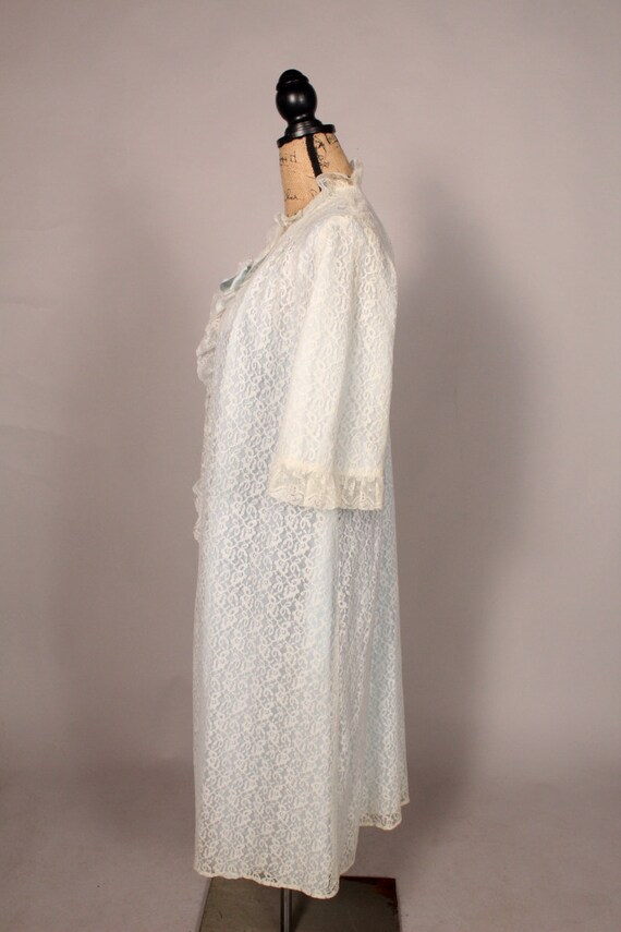 60s Peignoir Robe //  Vintage 60s Pale Blue & Whi… - image 8