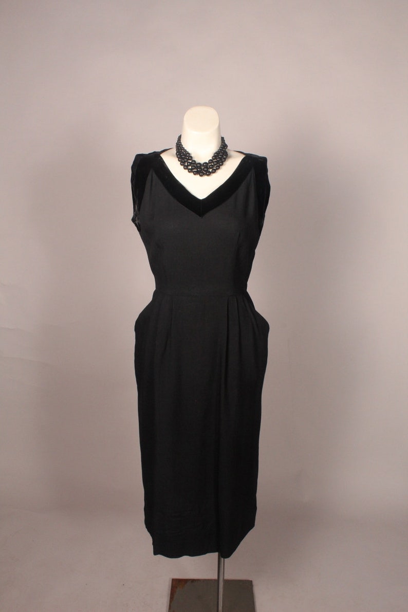 Vintage 50s Black Dress, Vintage 50s Black Linen Dress with Velvet Trim Size S 26 waist, Black Dress metal side zipper zdjęcie 2