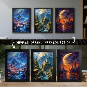 Puede incluir: Seis impresiones art&iacute;sticas enmarcadas que representan paisajes de fantas&iacute;a. Las impresiones representan cadenas monta&ntilde;osas, castillos y paisajes urbanos bajo cielos estrellados y una gran luna. Tambi&eacute;n se ve el texto "SHOP ALL SARAH J. MAAS COLLECTION".