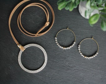 32" Indie Leather Silver Hammered Hoop Necklace & Beaded Hoop Earring Set