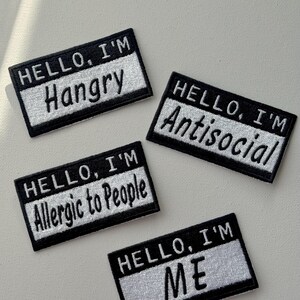 Des phrases personnalisées Hello I'm à coudre sur des patchs brodés, des patchs personnalisés, des patchs de phrases, des patchs kpop, des patchs brodés, des broderies Chingu