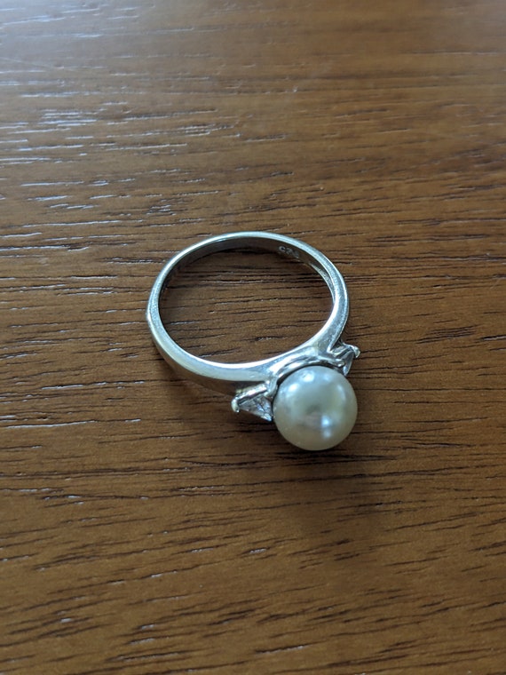 Vintage Pearl and Triangle Cut Stone Silver Ring S