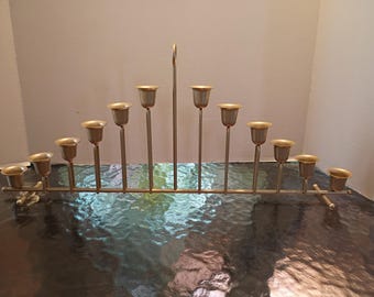 Portavelas de latón vintage. TreasuresByFlick