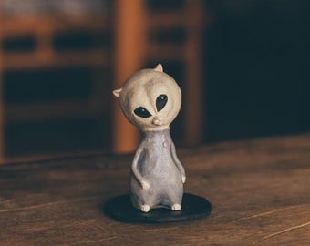 Little Grey Alien Pottery Sculpture: Japanese-Style Cat Figurine