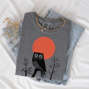 Owl Shirt for Bird Lovers & Cottagecore Fans | Folk Art Bird Graphic Tee, Owl Gift and Birthday Gift for Her