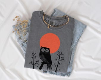 Owl Shirt for Bird Lovers & Cottagecore Fans | Folk Art Bird Graphic Tee, Owl Gift and Birthday Gift for Her