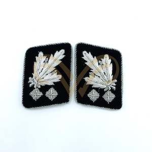 Silver Embroidered Collar Tabs Vintage-Inspired Rank Patch Set Handmade Military Style Insignia for Collectors & Display