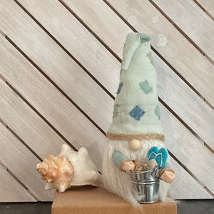 Beach Bum Bob Gnome