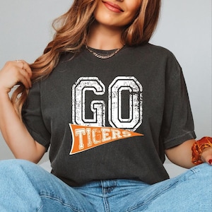 Camiseta personalizada con la mascota del equipo, camiseta con el nombre del equipo deportivo, camiseta con el espíritu escolar, camiseta personalizada con la mascota de la escuela, camiseta Go Mascot