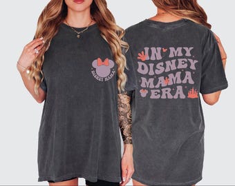 Chemise In My Disney Mama Era, chemise Minnie Mouse, chemise noeud coquette, chemise château magique, chemise voyage Disney, chemise Disneyworld, BP