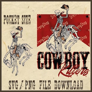 Op de afbeelding: Een digitaal ontwerp met twee skeletcowboys die op paarden rijden. De skeletten dragen cowboyhoeden en bandana's. Het ontwerp is in vintage stijl met een rode en witte achtergrond. De tekst "COWBOY RIDERS" is geschreven in zwarte letters met een rode omtrek. De tekst "POCKET SIZE" is geschreven in zwarte letters bovenaan het ontwerp. De tekst "SVG/PNG FILE DOWNLOAD" is geschreven in zwarte letters onderaan het ontwerp.