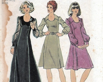 1970s Dress Sewing Pattern, Maxi Dress, Princess Seams, Low Round Neckline, Long Cuff Puff Sleeves, 70s Fashion Simplicity 6611, Bust 32