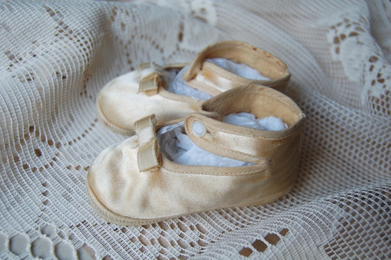 Vintage Baby Girl Shoes Ivory Satin Baby Slippers Bows Etsy