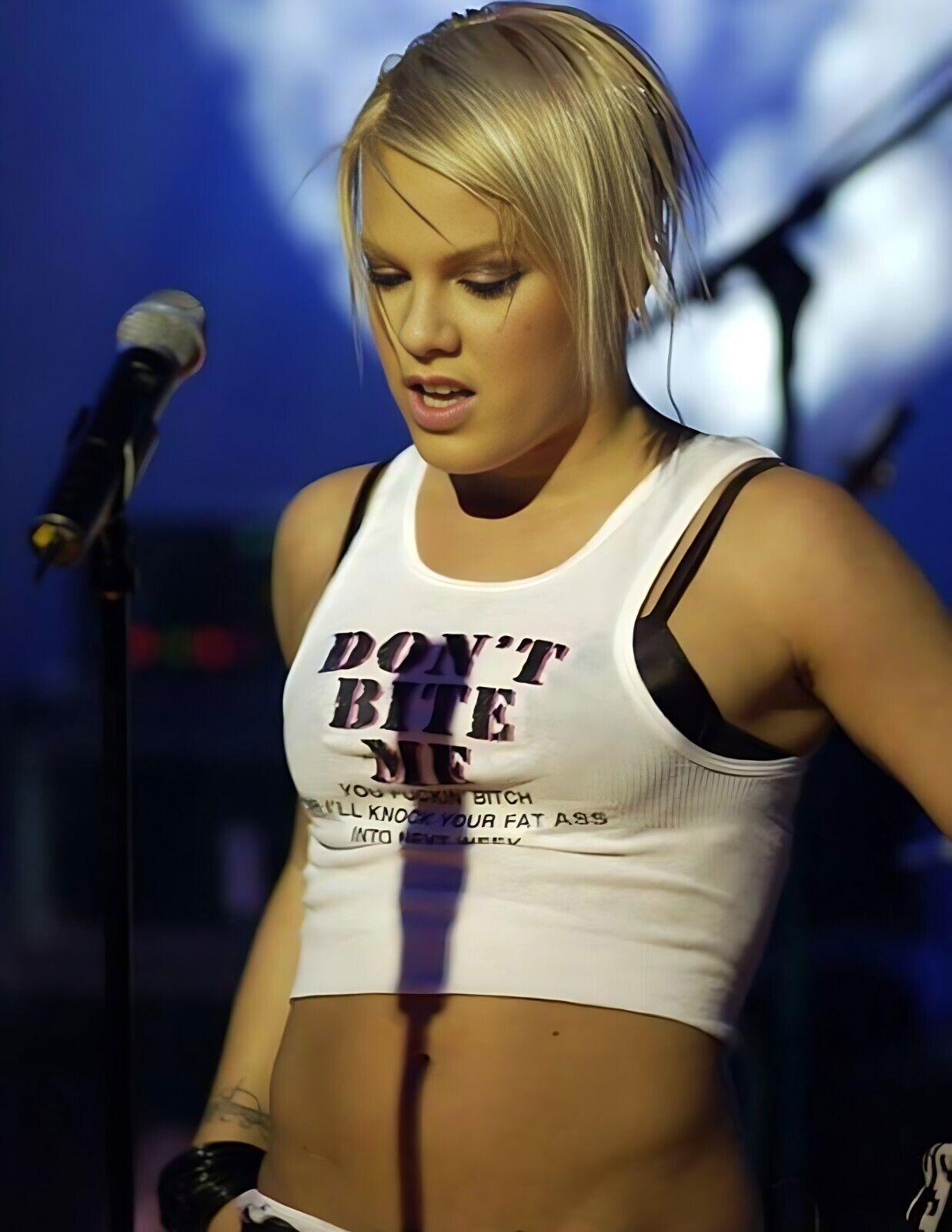 Pink alecia Beth Moore Hart Candid 8.5 X 11 Photograph Art Print Photo