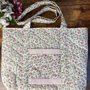 Cabas fleuri matelassé - Cartable en coton fait main avec poches extérieures