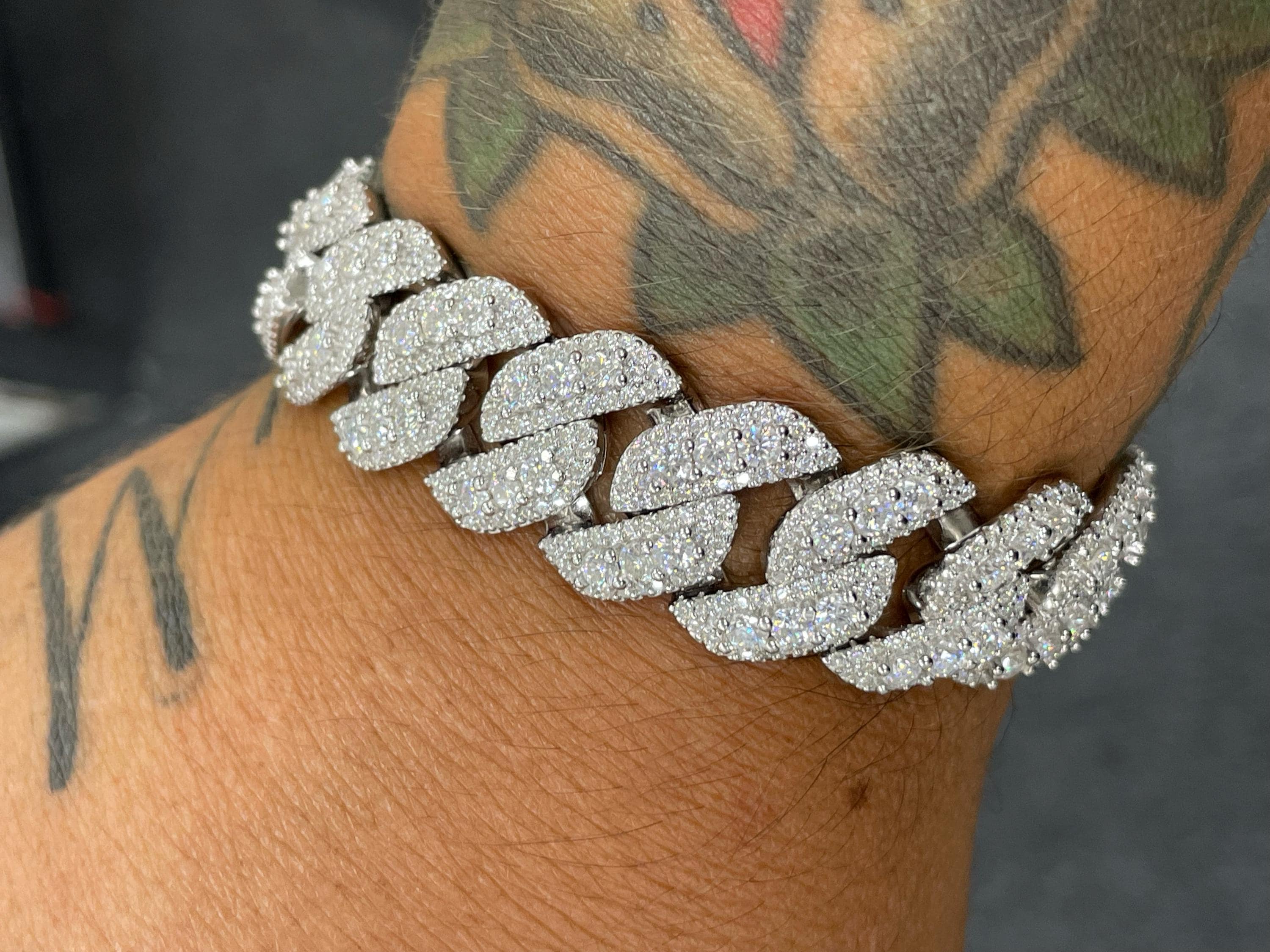 18mm Big Rock Moissanite Cuban Link Bracelet - Etsy