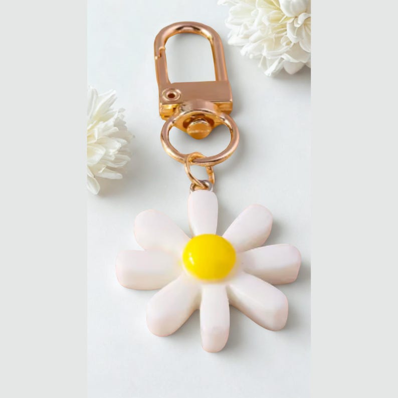 Cute Daisy Flower Keychain - Aesthetic Bag Charm, Pastel Acrylic Key Ring, Gold Clip Key Holder, Cute Gift for Her, Bag Accessories. image 2