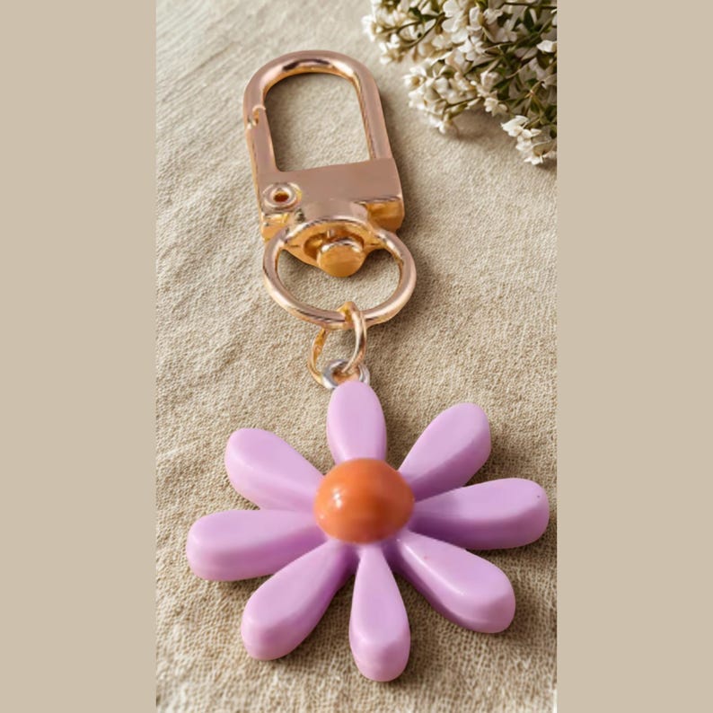 Cute Daisy Flower Keychain - Aesthetic Bag Charm, Pastel Acrylic Key Ring, Gold Clip Key Holder, Cute Gift for Her, Bag Accessories. image 1