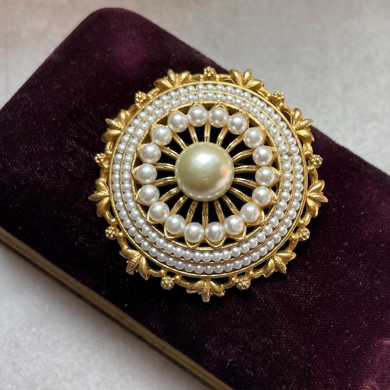 Round Signed Florenza Pearl Pin - image 1