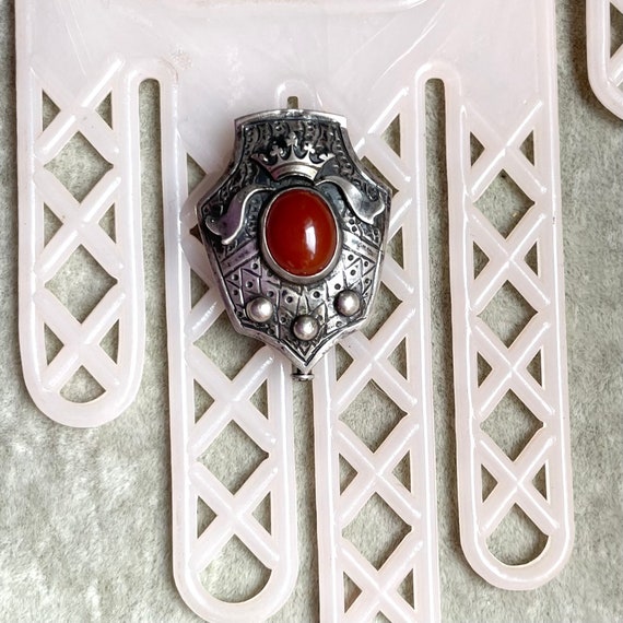 Antique Sterling Carnelian Shield Pin - Hearaldry… - image 2