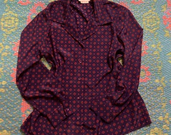 Blusa vintage morada y roja para mujer, top retro de los años 70 y 80, ropa bohemia, moda cottagecore, camisa llamativa colorida, atuendo de festival, ropa de trabajo con botones