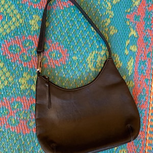 Y2K leather purse 2000s black shoulder hobo bag trendy quality wardrobe staple on trend gift for mom sister friend girlfriend neutral tote