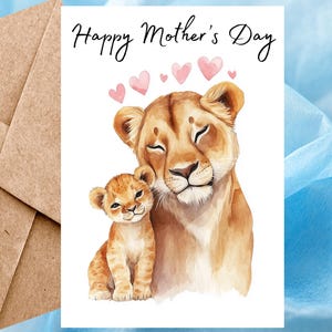 Carte heureuse de fête des mères de lions mignons, carte de voeux aquarelle, carte de fête des mères animale faite main pour maman avec coeurs et enveloppe autocollante
