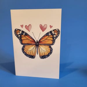 Jolie carte d'anniversaire de mariage ou carte d'amour avec papillon monarque - Carte d'anniversaire de mariage aquarelle papillon avec enveloppe ou paquet de cinq
