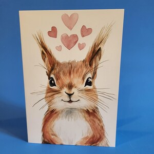 Jolie carte d'anniversaire avec un écureuil roux ou carte de voeux d'amour - Carte unique d'anniversaire de mariage aquarelle écureuil roux avec enveloppe ou paquet de cinq
