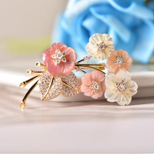 Broche Vintage En Or - Bouquet De Perles Prune - Ancienne Et Unique - Bijou Fantaisie Pour Femme