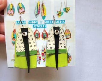 Hoffnungsvolle grün bemalte Blech Ohrringe in limettengrün mit off white und salbei