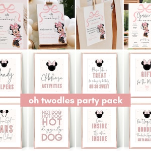 Pode incluir: Um pacote de festa imprimível com um tema Minnie Mouse rosa e preto. O pacote inclui sinais para uma festa de aniversário, como "Oh Twodles!" e "Presentes para a Manie".