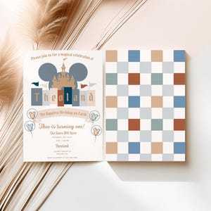 Invitación de cumpleaños para niños más feliz del mundo, invitación de cumpleaños con arcoíris pastel vintage, globos del castillo de Mickey Mouse. Primero 1.º 2.º 3.º 4.º 5.º imagen 2