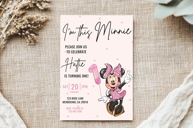 Invitación de primer cumpleaños de Minnie, fiesta de Minnie Mouse, invitación de primer cumpleaños, cumpleaños de niña, descarga instantánea digital, globo de puntos rosas, un año imagen 5